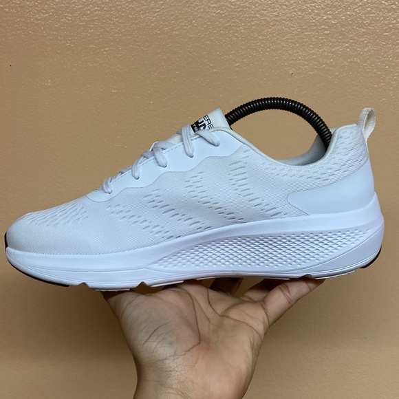 Skechers Go Run Elevate “White Black” - Picture 7 of 17
